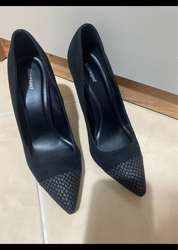 Şık topuklu ayakkabı ister günlük ister özel günlerde kullanıma  - Görsel 4