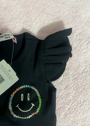 Kız Çocuk Siyah Nakışlı Kısa Kollu Tişört - Görsel 4