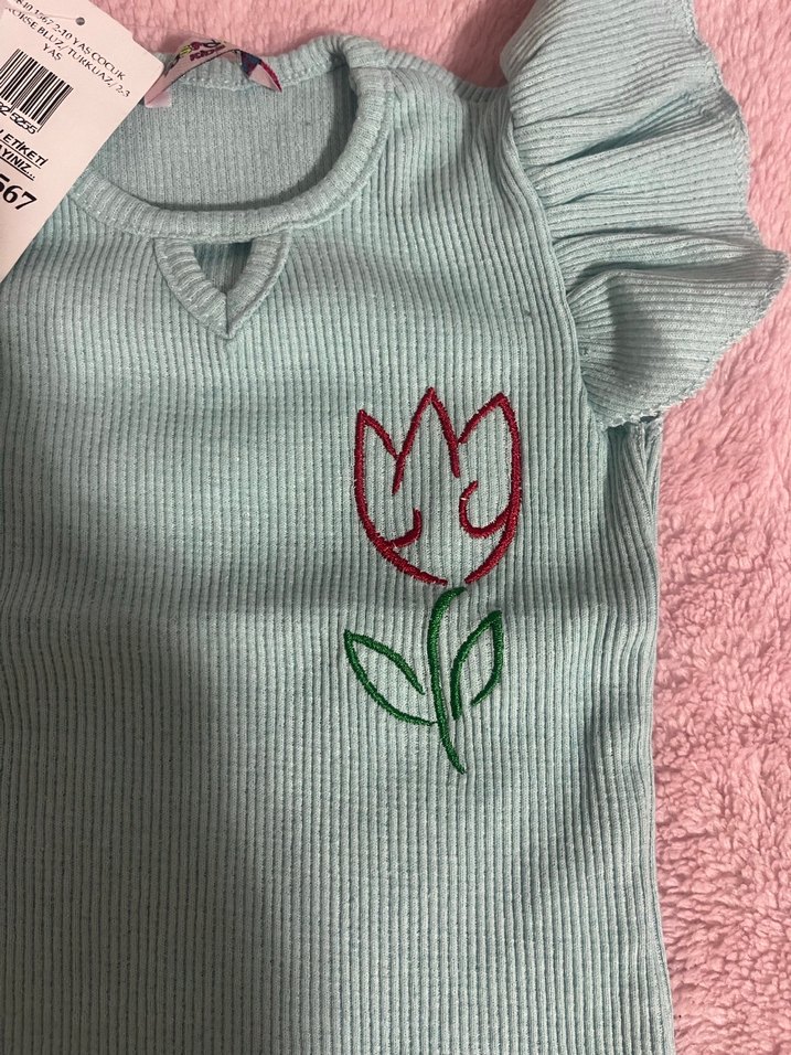 Kız Çocuk Siyah Nakışlı Kısa Kollu Tişört - Görsel 3