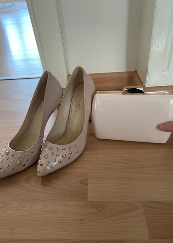 Nine West Bej Deri Tokalı İnce Topuk Abiye Ayakkabı