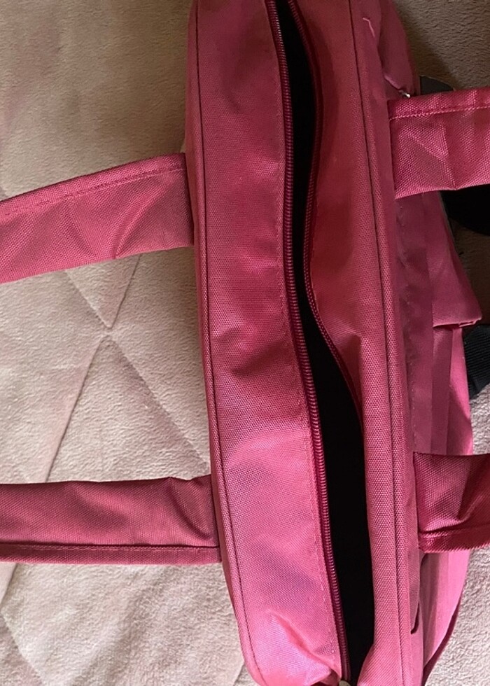 El valizi ya da spor çantası - Görsel 2