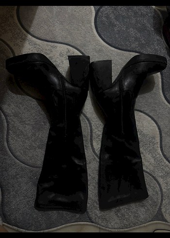 Zara Siyah Kadın Diz altı Stiletto Çizme