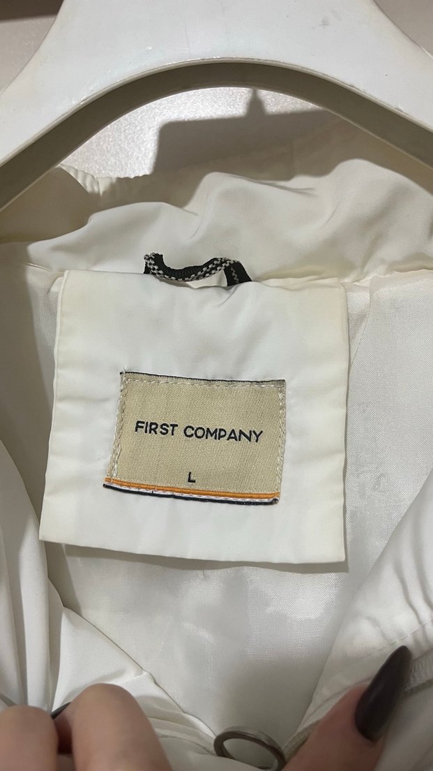 Düğmeli Beyaz Kadın Kışlık Mont - Görsel 3