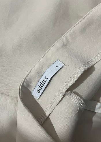 Düğmeli Beyaz Mini Kadın Şort etek - Görsel 3