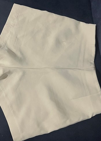 Düğmeli Beyaz Mini Kadın Şort etek - Görsel 2