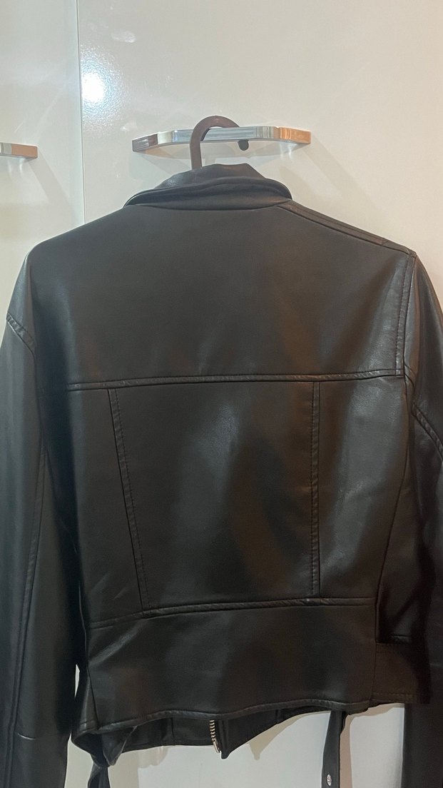 bershka siyah deri ceket - Görsel 2