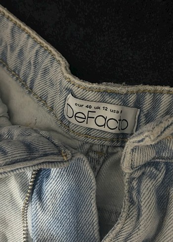 Gri Düğmeli Kadın Mini Denim Şort - Görsel 2