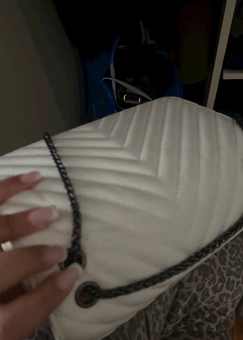 Gri Tokalı Beyaz Deri Kadın Çanta - Görsel 2