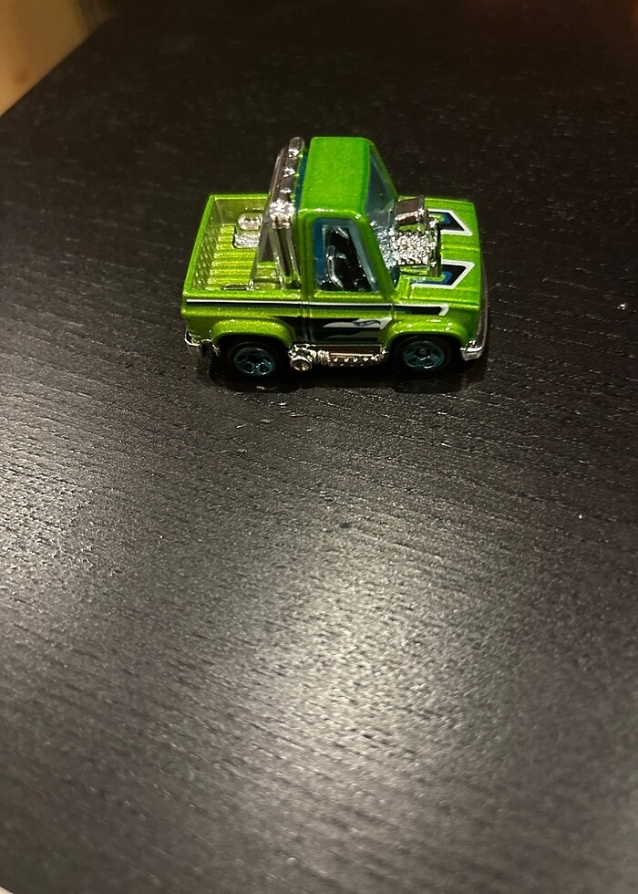 Açık Hotwheels Chevy silverado - Görsel 3