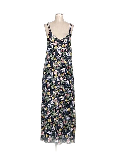 Pull and Bear Uzun Elbise %70 İndirimli.
