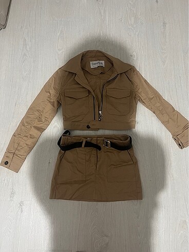 BERSHKA mini etek takım