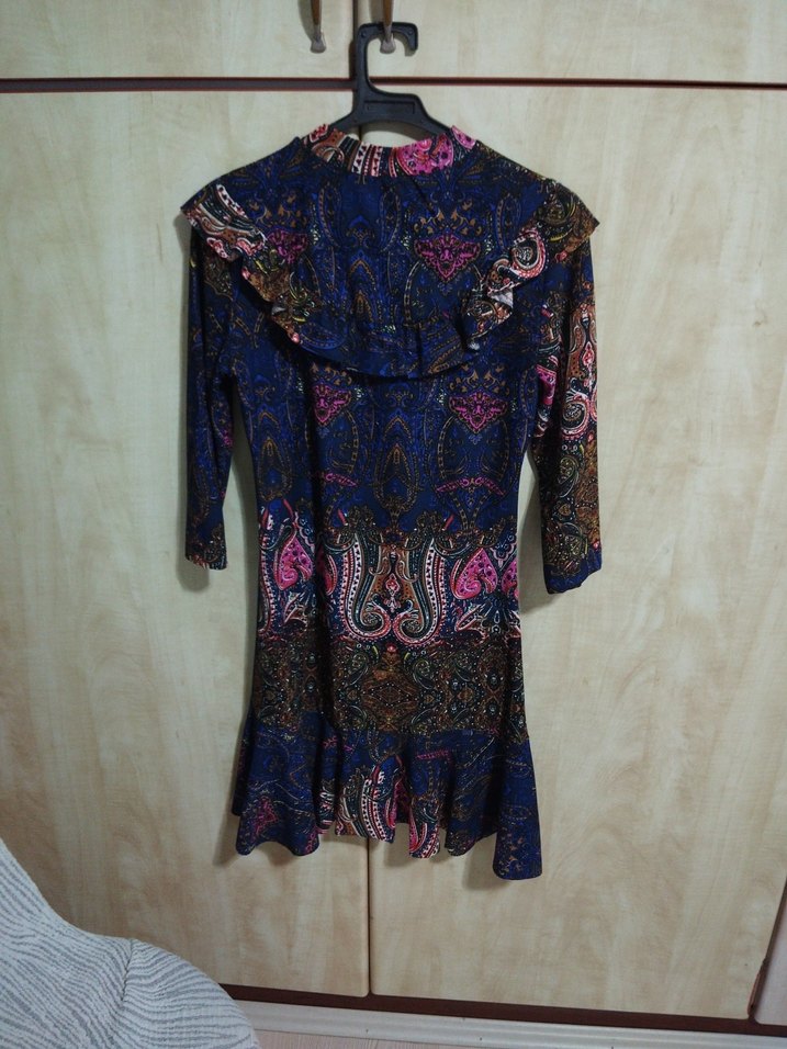 Desenli Uzun Kollu Fırfırlı Elbise - Görsel 3