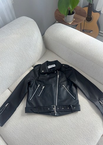 Kadın Siyah Mini Biker Deri Ceket
