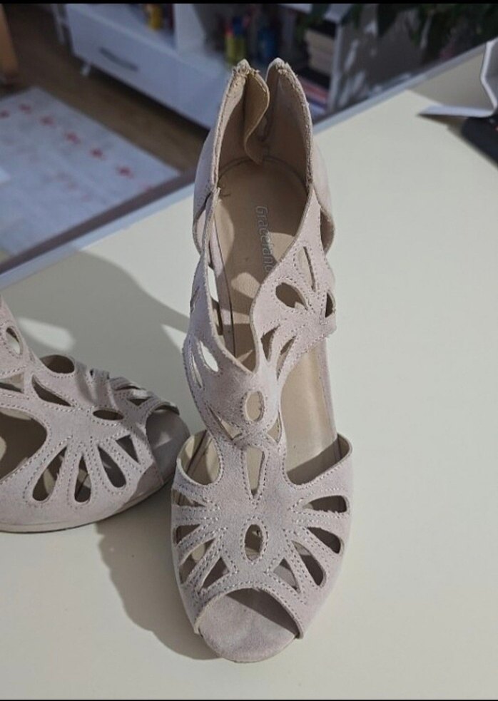 Bej Dantel Detaylı İnce Topuklu Kadın Ayakkabı - Görsel 2