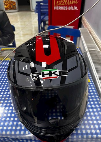 Kırmızı Baskılı Çene Açılır Kask - Görsel 3