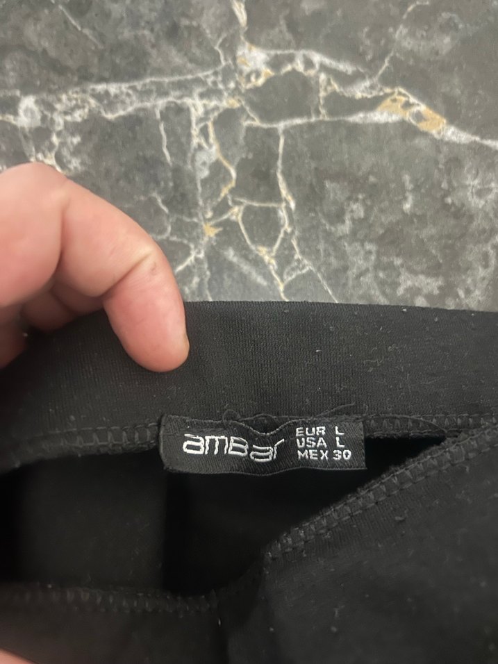 Siyah Düz Yırtmaçlı Etek - Görsel 3