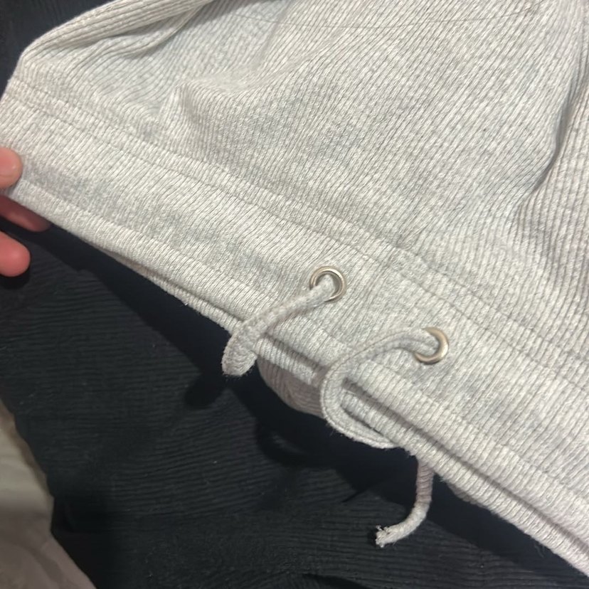 Pantolon tarzı gri eşofman - Görsel 3