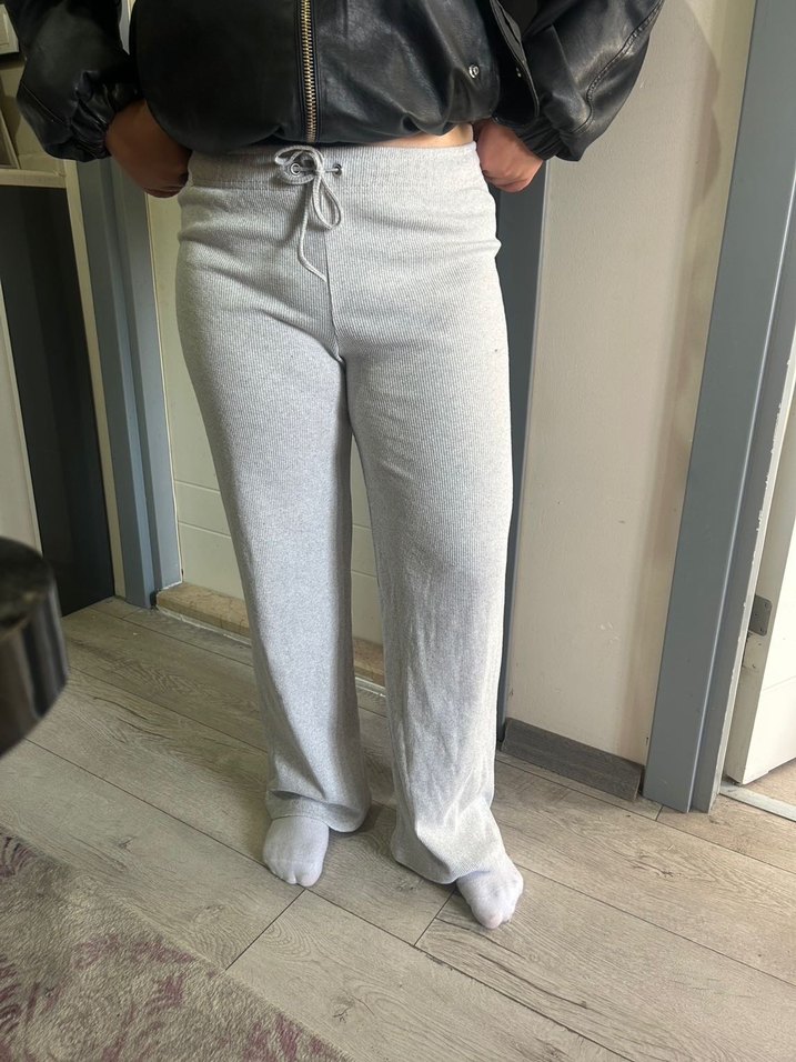 Pantolon tarzı gri eşofman - Görsel 4