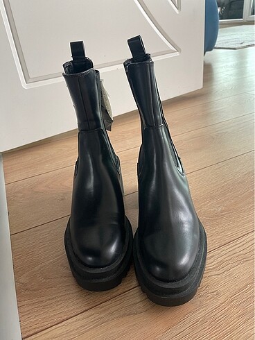 38 Beden siyah Renk Zara Kadın Bot