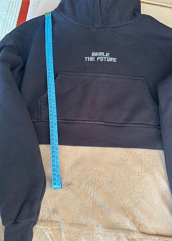 s Beden Siyah Kapüşonlu Baskılı Crop Sweatshirt