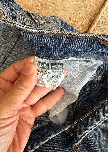 Diğer Yırtık Detaylı Dar Kesim Kadın Kot Pantolon
