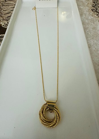 Zincir Detaylı Altın Renkli Kadın Kolye