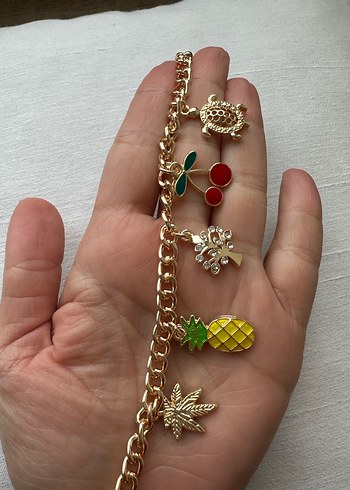 Altın Renk Charmlı  Kadın El Bilekliği - Görsel 3