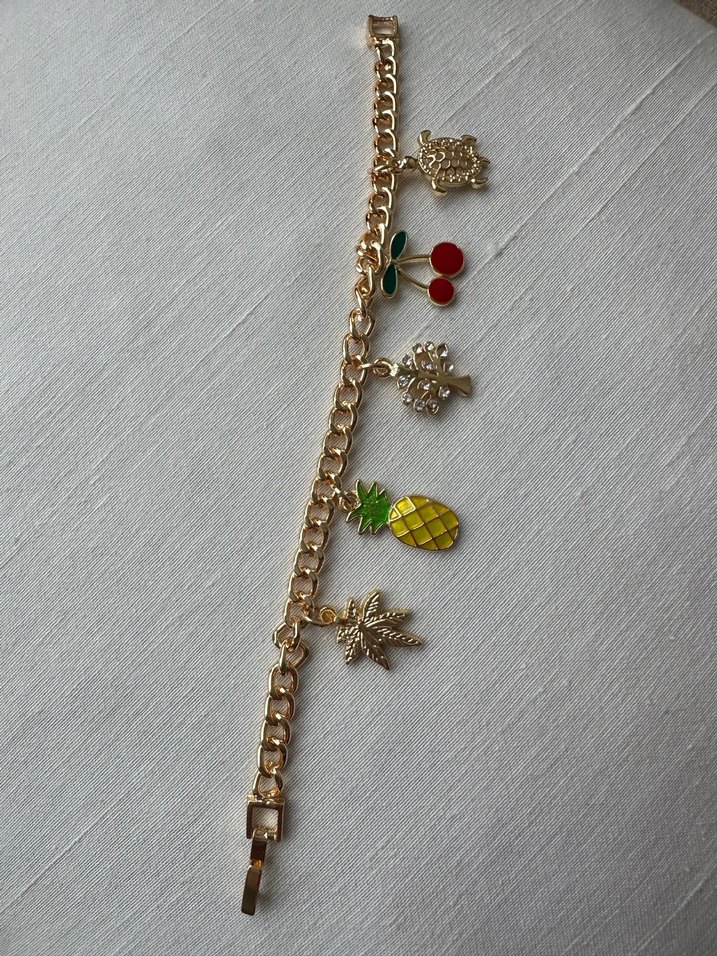 Altın Renk Charmlı  Kadın El Bilekliği - Görsel 4