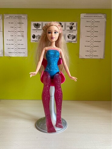 Barbie bebek