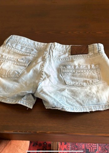 Bershka Düğmeli Bej Mini Denim Şort