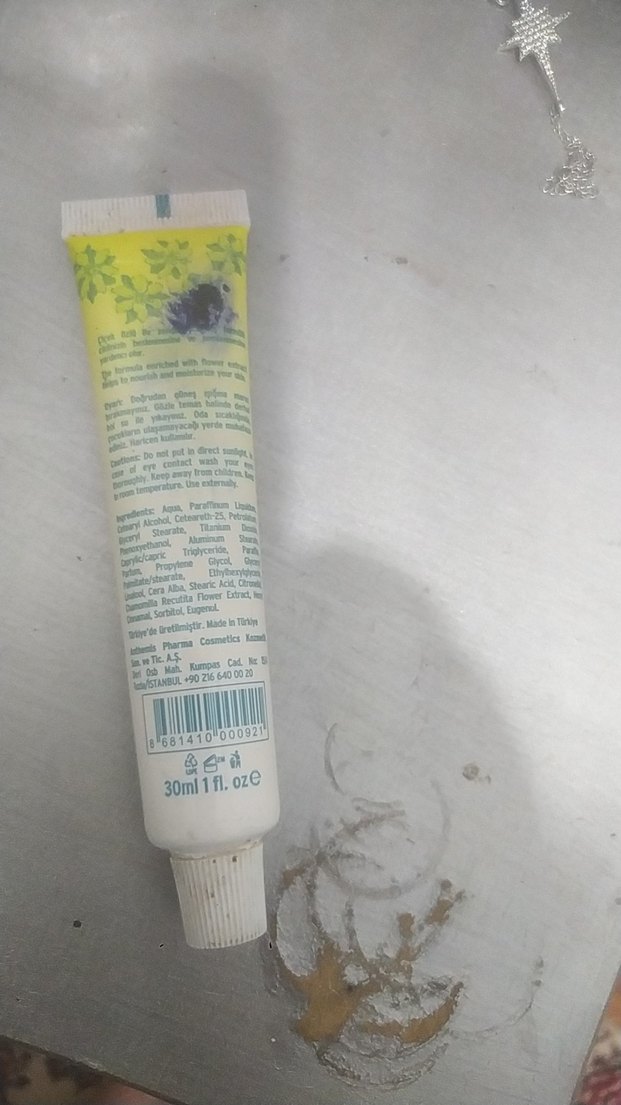 Claire Asephine El ve vücut - Görsel 2