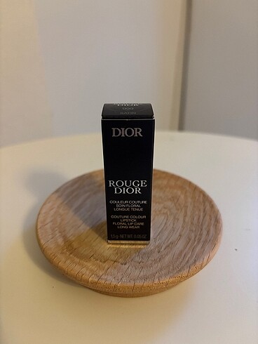  Beden kırmızı Renk Dior Satin Ruj 999 Efsane Kırmızısı