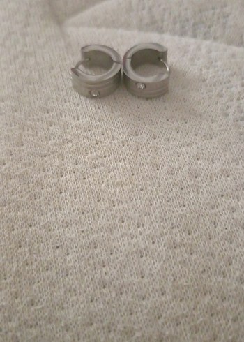 Minimalist Gri Erkek Küpe - Görsel 3