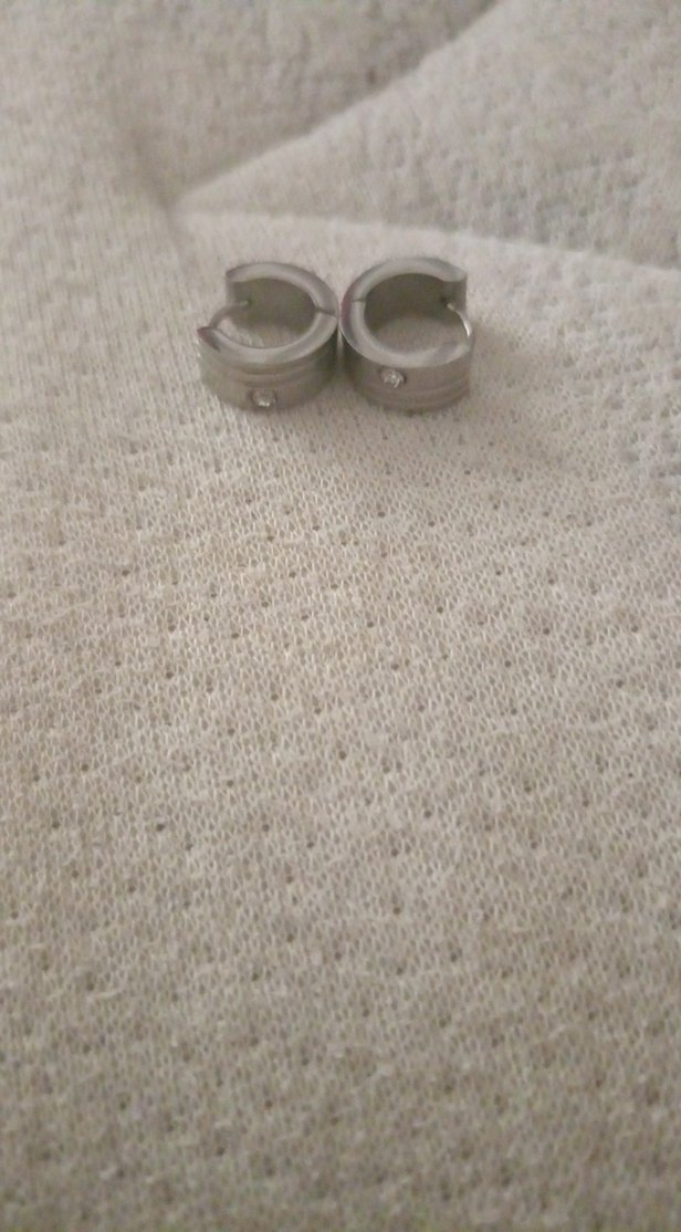 Minimalist Gri Erkek Küpe - Görsel 3