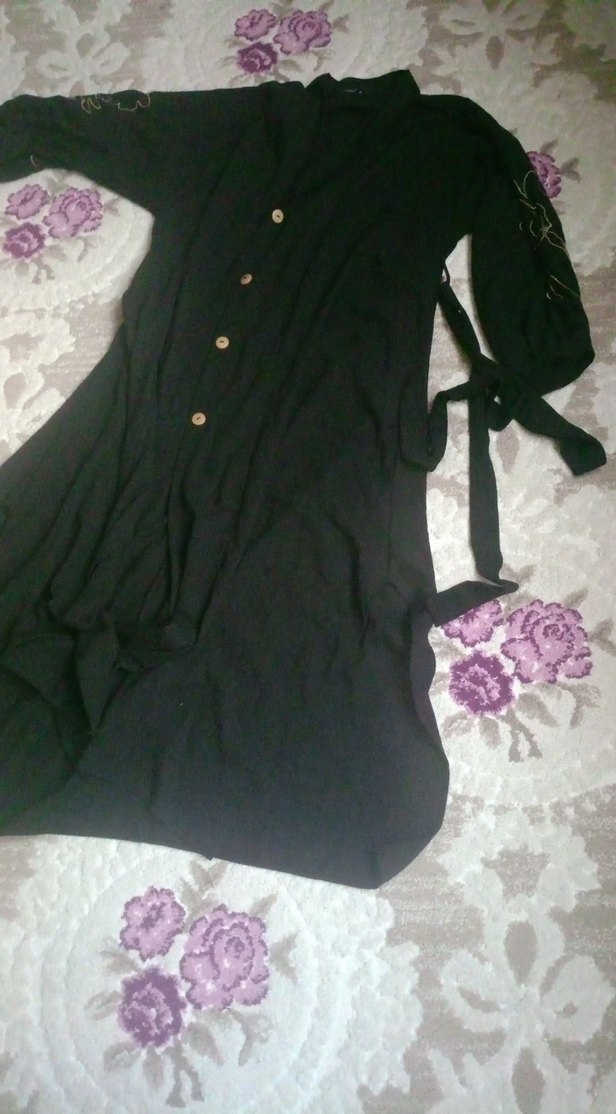 Siyah Uzun Dökümlü Gotik Elbise - Görsel 4