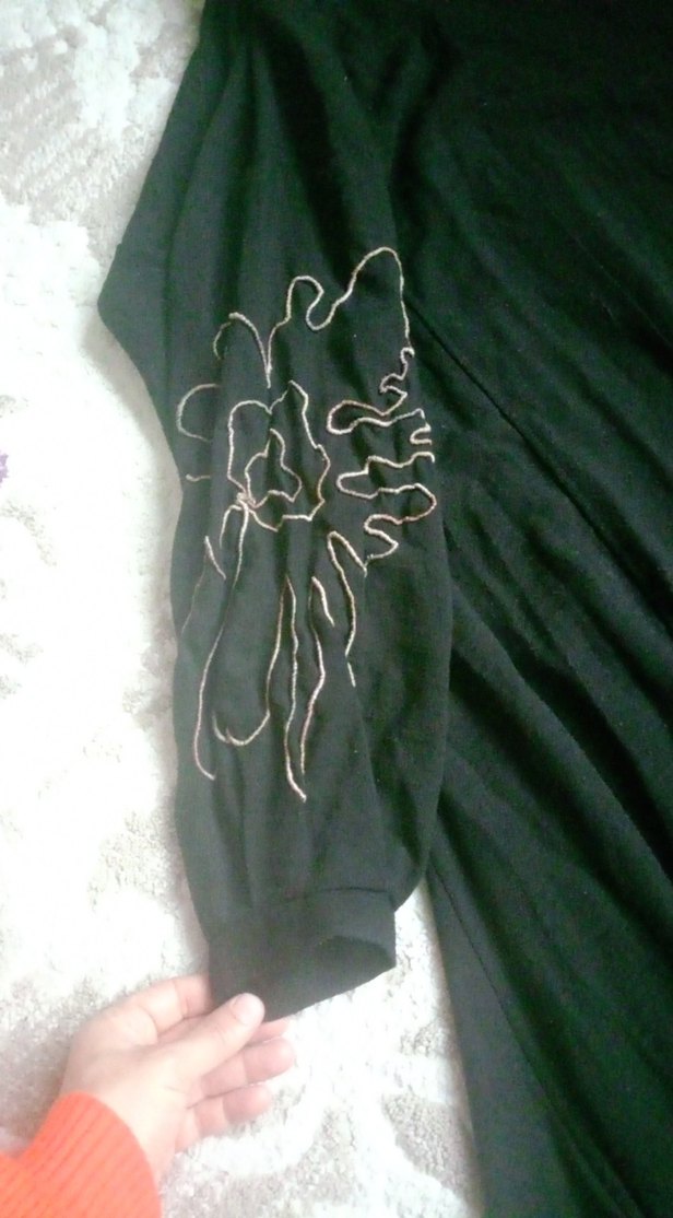 Siyah Uzun Dökümlü Gotik Elbise - Görsel 2