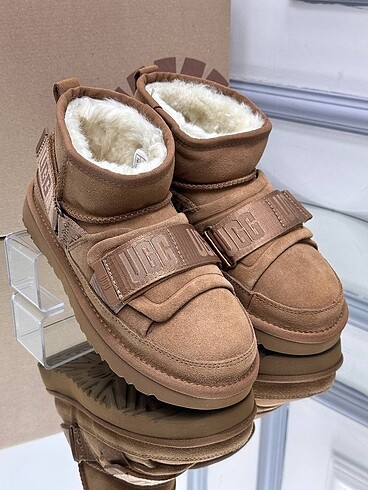 Ugg Ugg bot