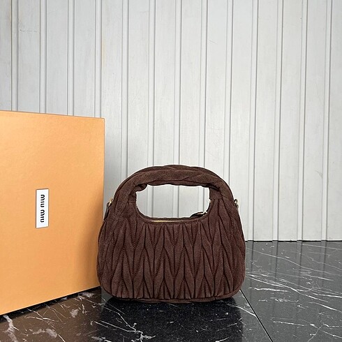  Beden kahverengi Renk Miu Miu Wander Bag Small İthal ürün 24x13 cm