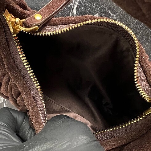 Miu Miu Miu Miu Wander Bag Small İthal ürün 24x13 cm