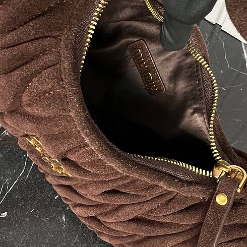  Beden Miu Miu Wander Bag Small İthal ürün 24x13 cm