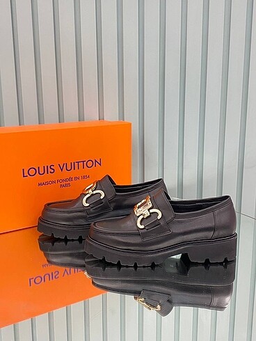 36 Beden siyah Renk Louis Vuitton Loafer Hakiki Deri İthal Aksesuar