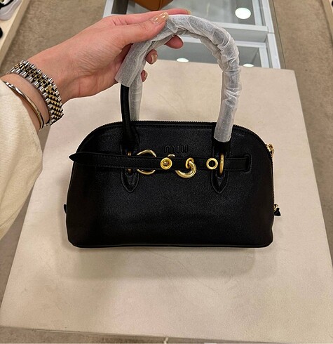  Beden siyah Renk ?Miu miu ithal Bag