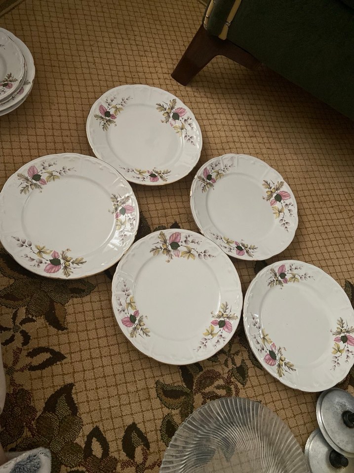 Çiçek Desenli Beyaz Porselen Tabak Seti - Görsel 4