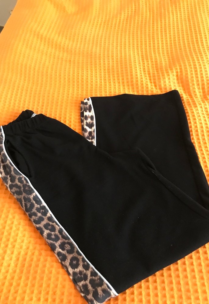 Siyah Leopar Detaylı Jadın eşofman altı - Görsel 3