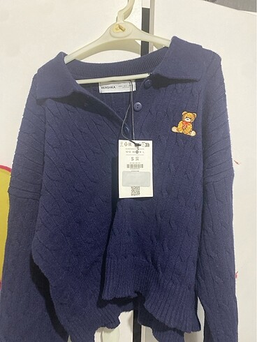 Bershka Ayıcıklı Kazak