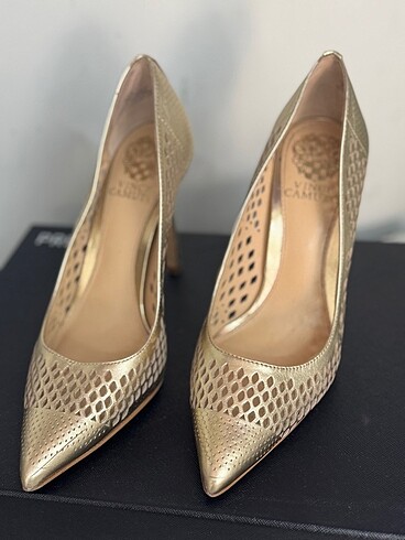 Vince camuto