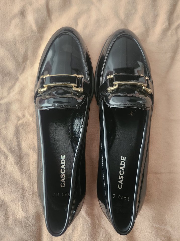 Siyah Parlak Tokalı Kadın Klasik Ayakkabı - Görsel 2