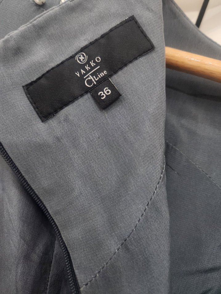 Gri Düğmeli Midi Gece Elbisesi - Görsel 3