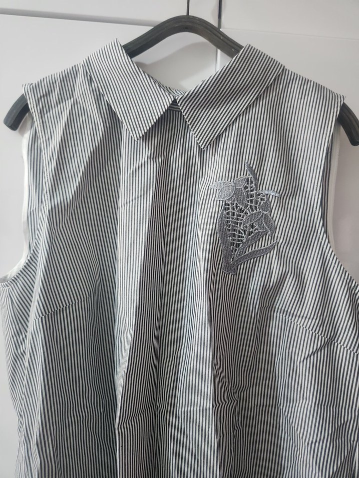 Nakış Detaylı Gri Kolsuz Gömlek - Görsel 3