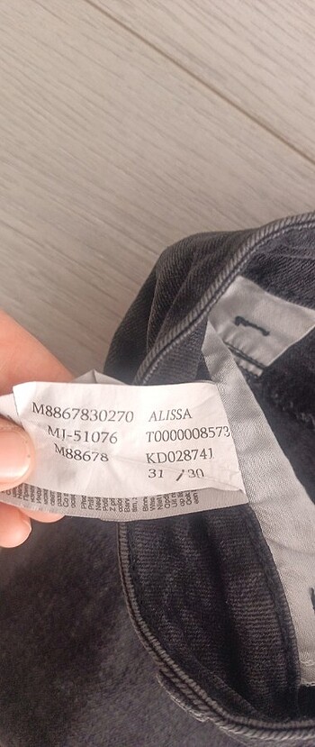 31 Beden Mavi jeans orjinal çok az kullanılmış